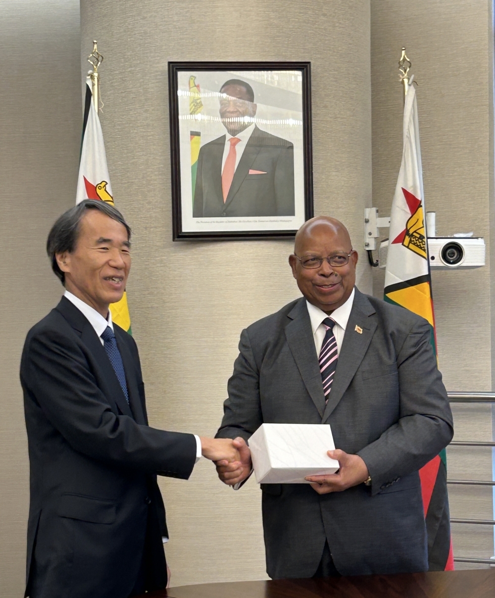 前川大使のムデンダ国会議長表敬