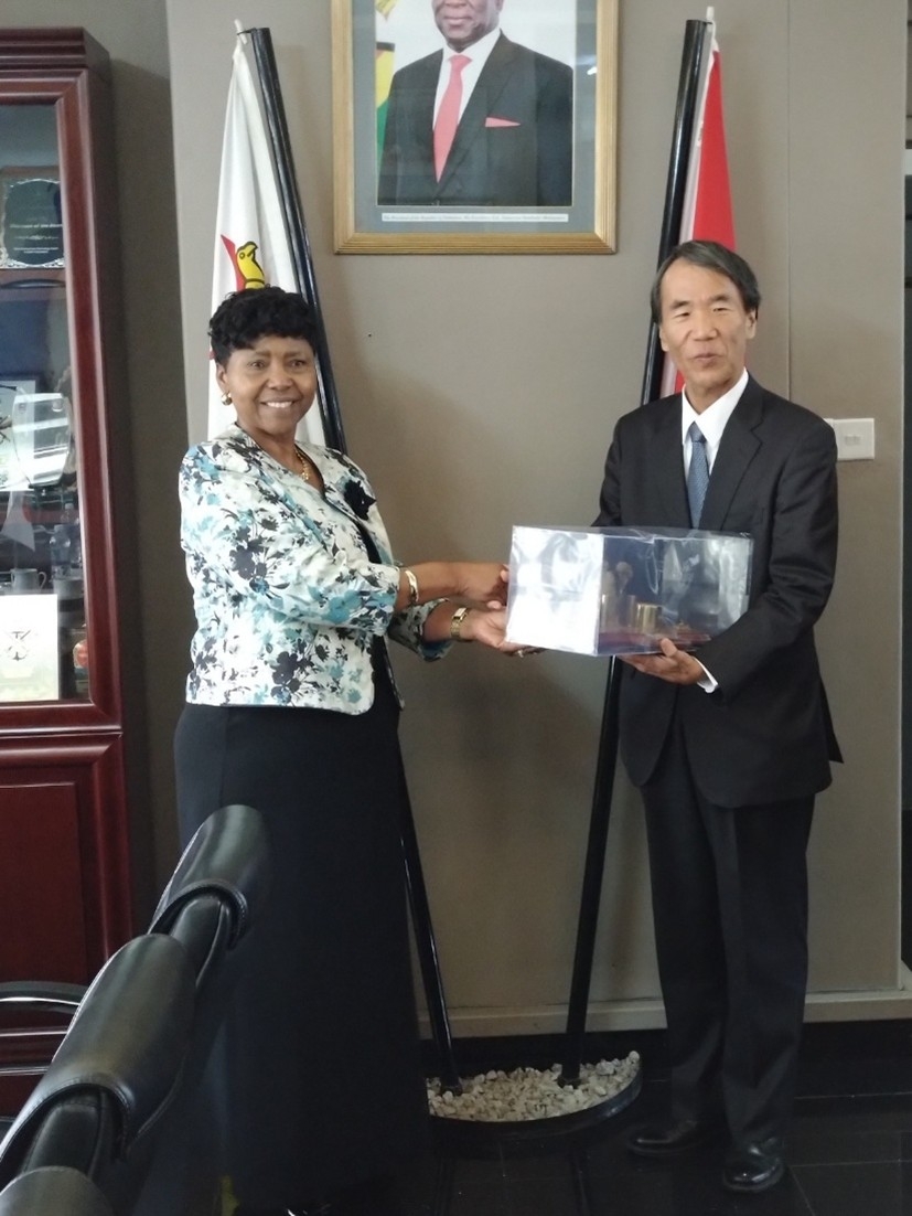 Ambassador MAEKAWA and the Minister of Defence