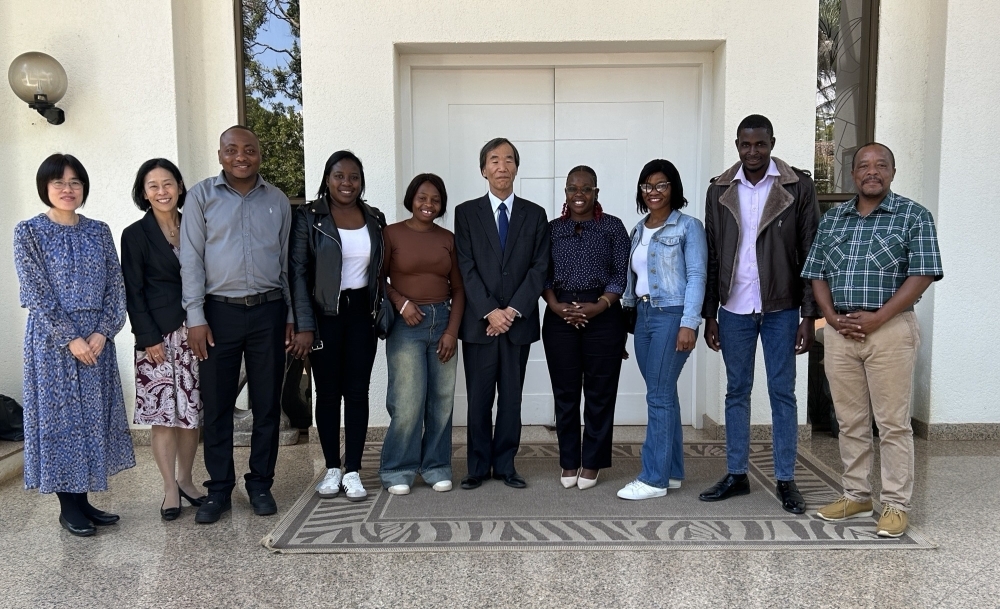 Ambasador Maekawa hosted a send-off luncheon for MEXT teacher training students